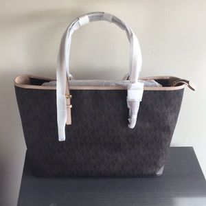 Michael Kors signature tote - new with tags,!
